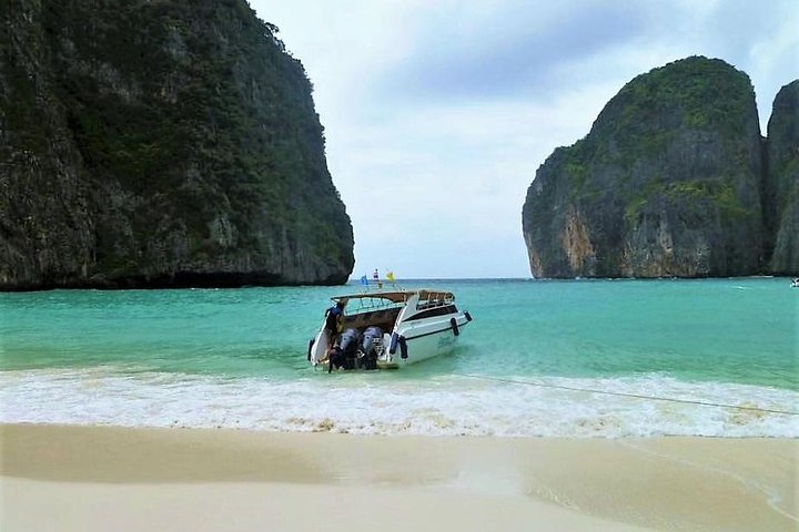 Phi Phi Island by Premium Speedboat including Buffet Lunch & National Park Fees - Image 5