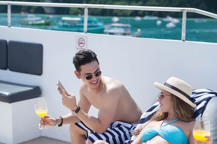 Phi Phi Island day trip by Ferry cruise with Lunch - Image 1