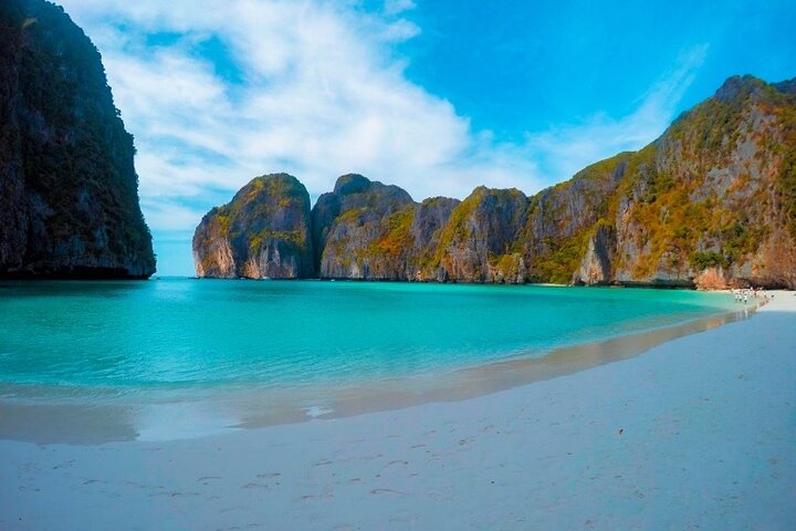 Phi Phi Islands Adventure Day Trip with Seaview Lunch by V. Marine Tour - Image 2
