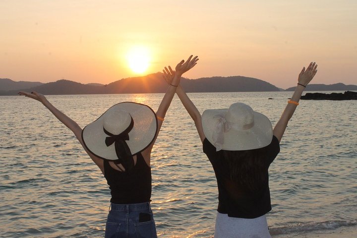 Phi Phi Islands Sunrise 20 Passenger Tour by V.Marine Tour - Image 5