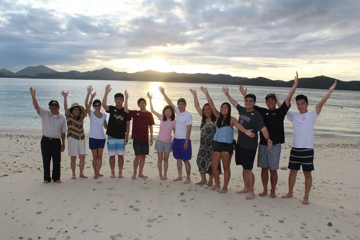 Private Phi Phi Islands Sunrise Tour Speedboat Charter - Image 3