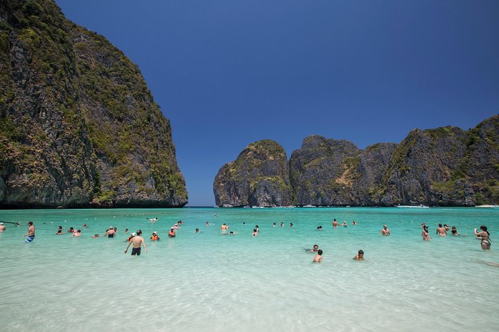 The Inviting Beauty of Phi Phi Islands - Image 5