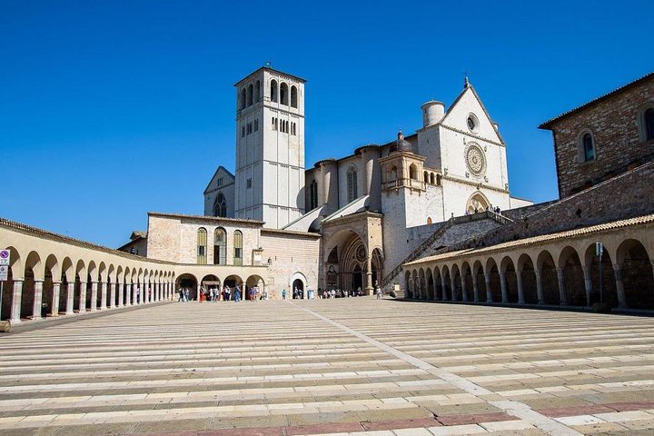 Private car trip to Assisi and Perugia from Florence FD12 - Image 1