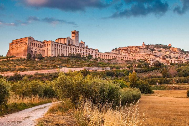 Private car trip to Assisi and Perugia from Florence FD12 - Image 2