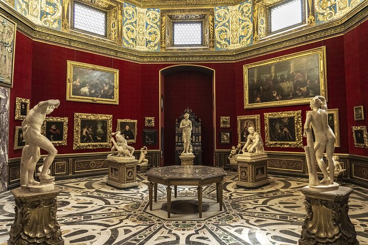 Skip-the-line Palazzo Pitti and Boboli Gardens Private Tour  - Image 3
