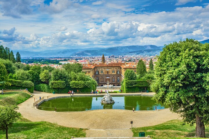 Skip-the-line Palazzo Pitti and Boboli Gardens Private Tour  - Image 1
