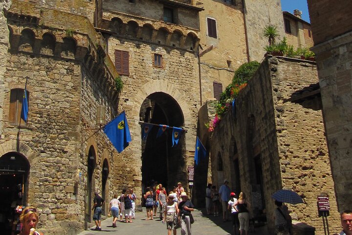 Volterra and San Gimignano: a taste of medieval Tuscany! - Image 3