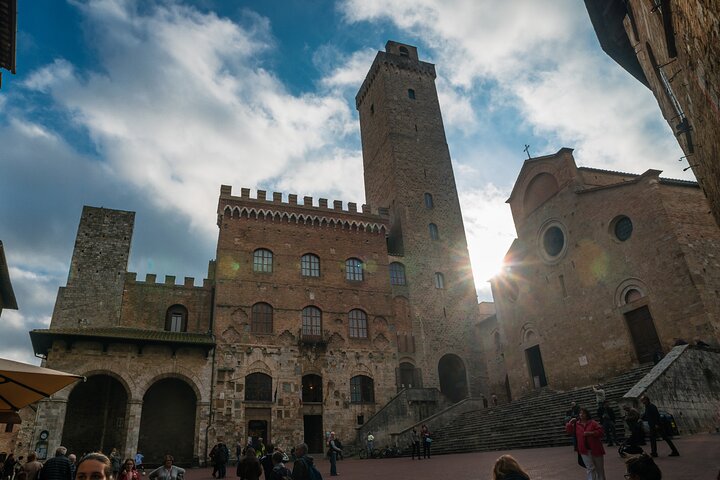Volterra and San Gimignano: a taste of medieval Tuscany! - Image 1