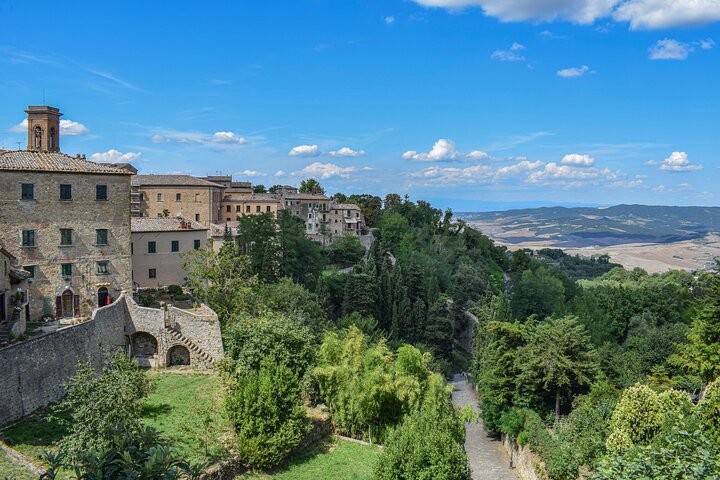 Volterra and San Gimignano: a taste of medieval Tuscany! - Image 4
