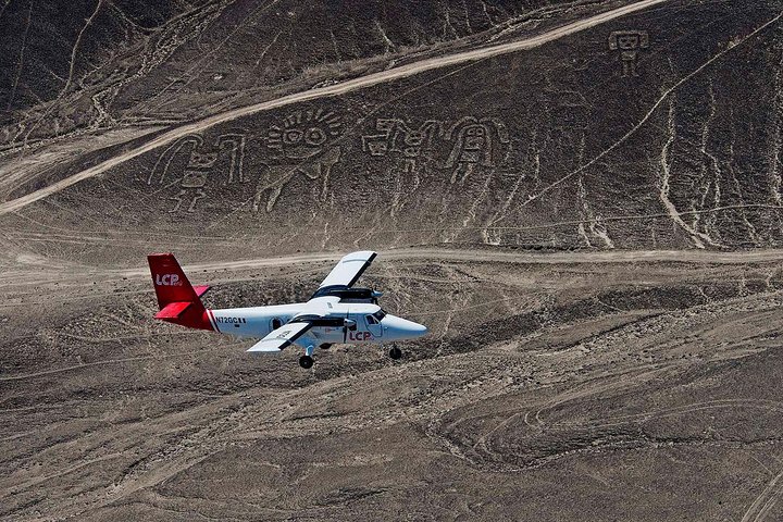 Overflight on the Nazca lines from airport of Pisco -pickup San Martin Port - Image 2