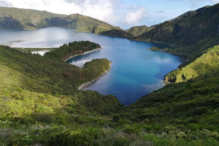 Adapted Van Tour - Sete Cidades and Lagoa do Fogo (Full day) - Image 1