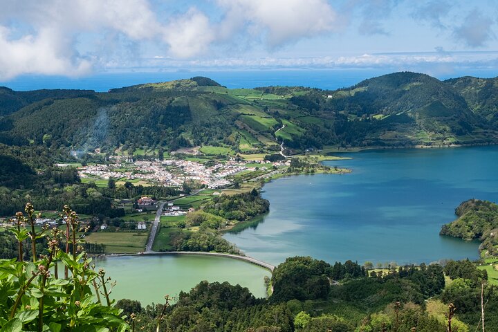 All of the West & Sete Cidades Volcano - Image 4