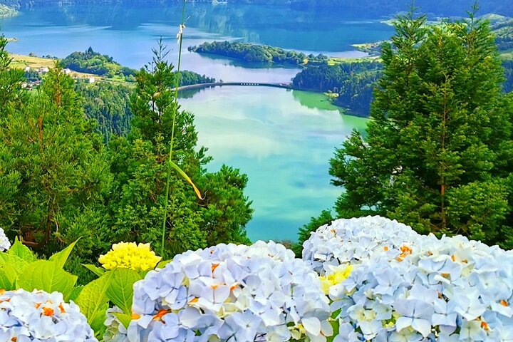 Azores: Shore Excursion Sete Cidades - Blue & Green Twin Crater Lakes  - Image 4