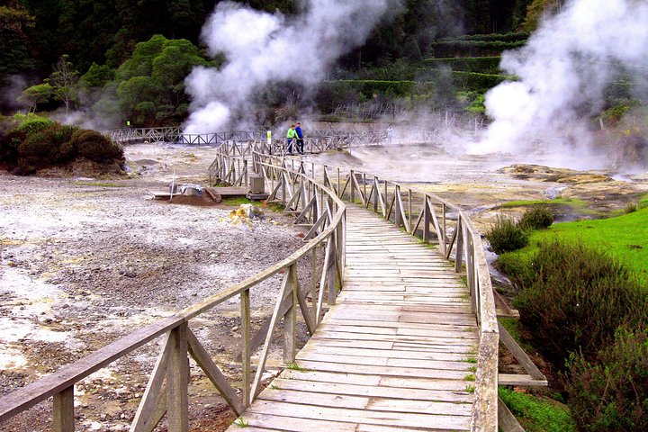 Couples PRIVATE Hybrid 4X4 Tour - Furnas (Inc Hot Springs and 3 Course Lunch) - Image 4
