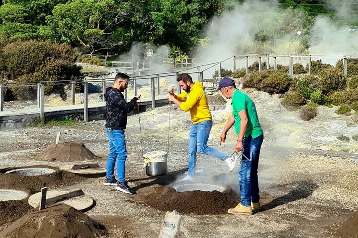 Couples PRIVATE Hybrid 4X4 Tour - Furnas (Inc Hot Springs and 3 Course Lunch) - Image 5
