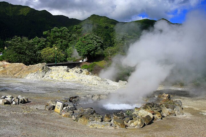 Family PRIVATE Hybrid 4X4 Tour - Furnas (Inc Hot Springs & Lunch) - Image 5