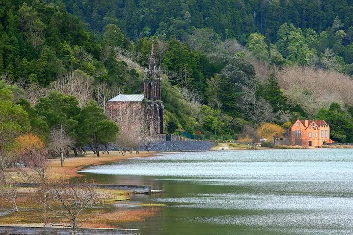 Family PRIVATE Hybrid 4X4 Tour - Furnas (Inc Hot Springs & Lunch) - Image 1