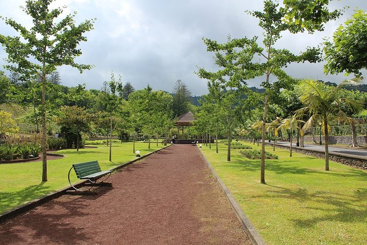 Full day tour from Ponta Delgada to Furnas volcano and hot springs - Image 4