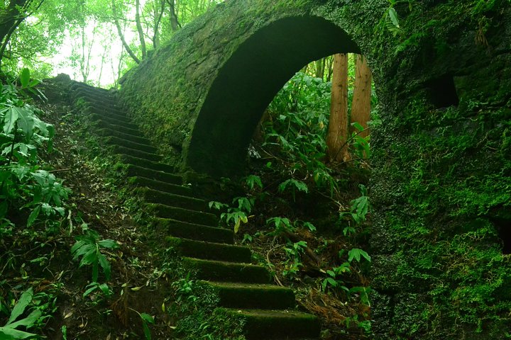 Half Day Walking Tour Janela do Inferno and Lagoa do Fogo - Image 1
