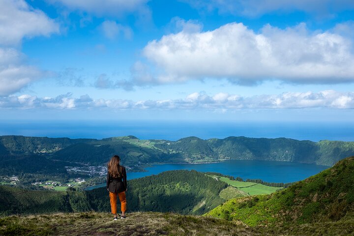 Sete Cidades & Lagoa do Fogo & Pineapple Plantation - Image 1
