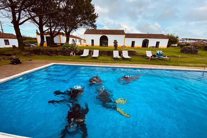 Try Scuba - Diving Baptism Pool - Image 4