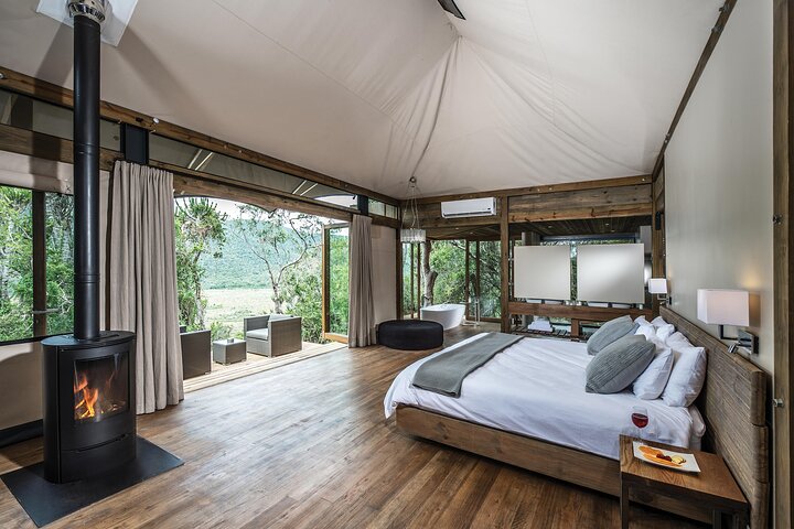 6 Day Big 7 Luxury Honeymoon Safari at Kariega: Settlers Drift  - Image 1