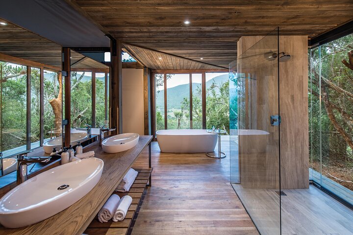 6 Day Big 7 Luxury Honeymoon Safari at Kariega: Settlers Drift  - Image 2