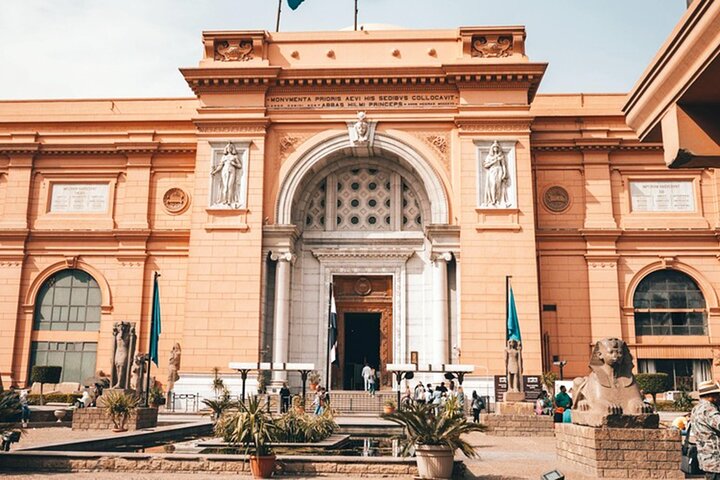 Private Full Day Trip in Cairo and the Pyramids of Giza - Image 5