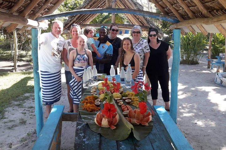 Private Daily Mini Van Hire Including Tour Guide - Image 4
