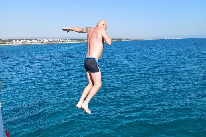 2.5 hour Glass Bottom Boat Trip, Snorkeling, Sliding and Fun  - Image 5