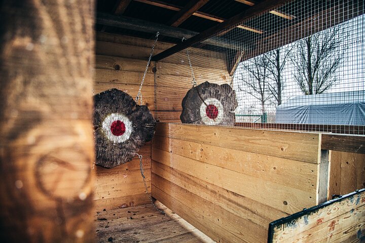 Axe throwing and barbecue - Image 2