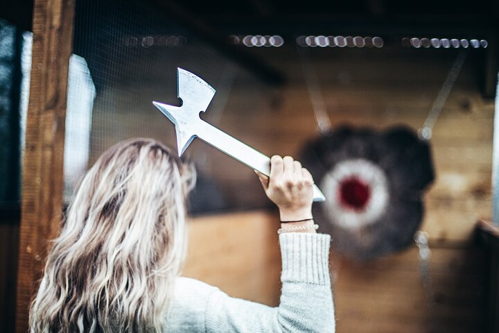 Axe throwing and barbecue - Image 4