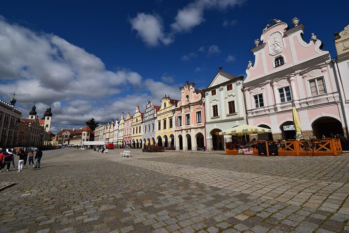 One way transfer from Prague to Vienna with optional stop at Telc (UNESCO) - Image 2