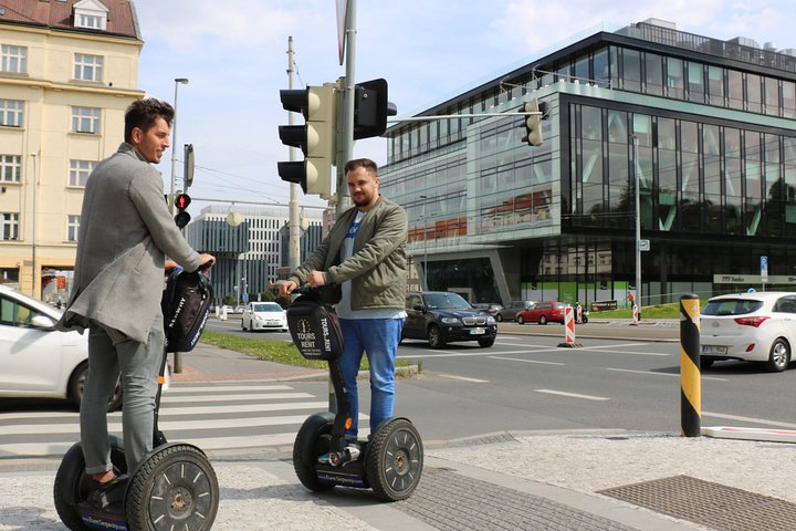 Private 3-h of Grand Combo Tour on Segway and E-Scooter/ E-Bike - Image 3