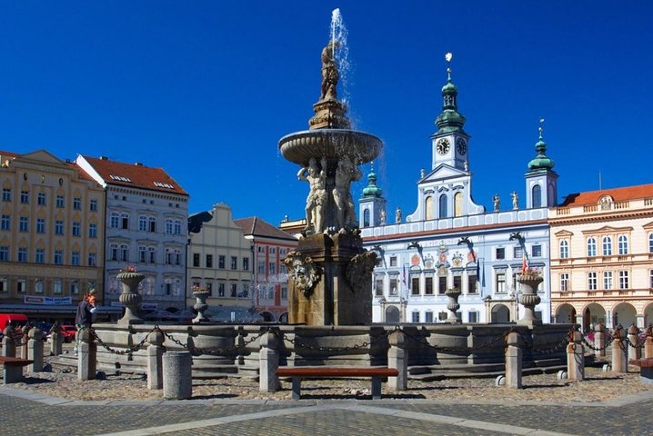Private sightseeing transfer from Prague to Cesky Krumlov - Image 2