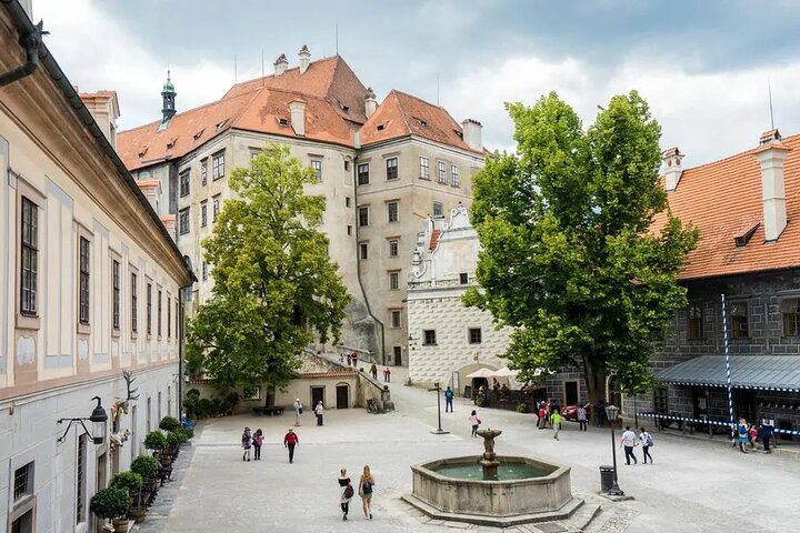 Transfer Prague to Cesky Krumlov with a Guided tour at the Budweiser brewery - Image 3