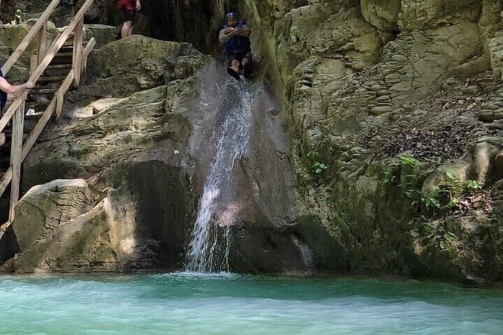  7 Falls private transport, Lunch, typical coffee and cocoa stop - Image 1