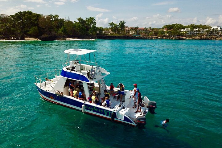 Fascinating Boat Ride & Snorkeling at Sosua Bay - Image 1