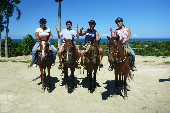 Horseback riding tours by the Beach - Image 1