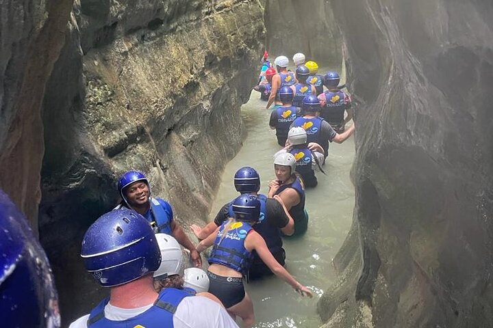 Zipline + 7 waterfalls, private transportation & Lunch included. - Image 5