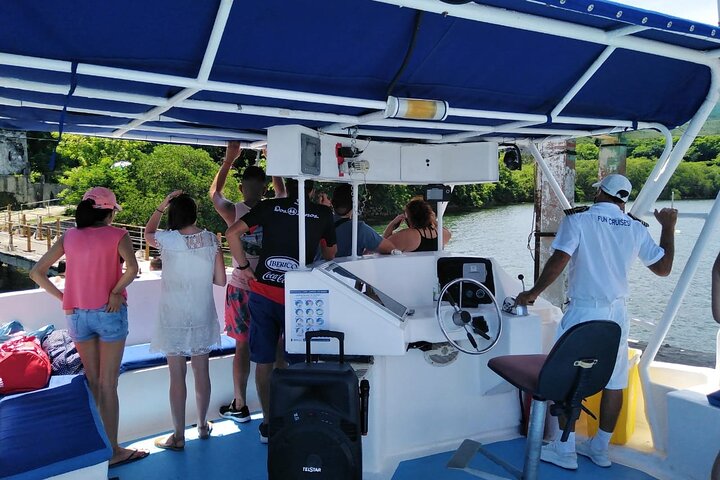 Full Day Tour to Tortuga Island from Jaco - Image 3