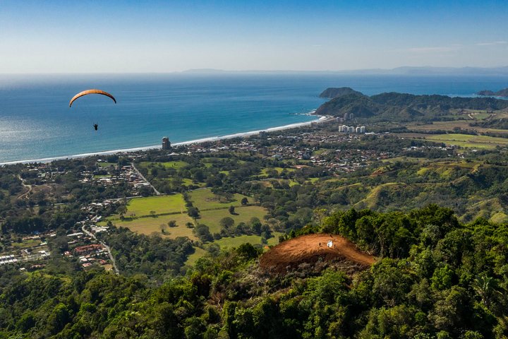 Paragliding tandem flight 1.500 ft & up - Image 1