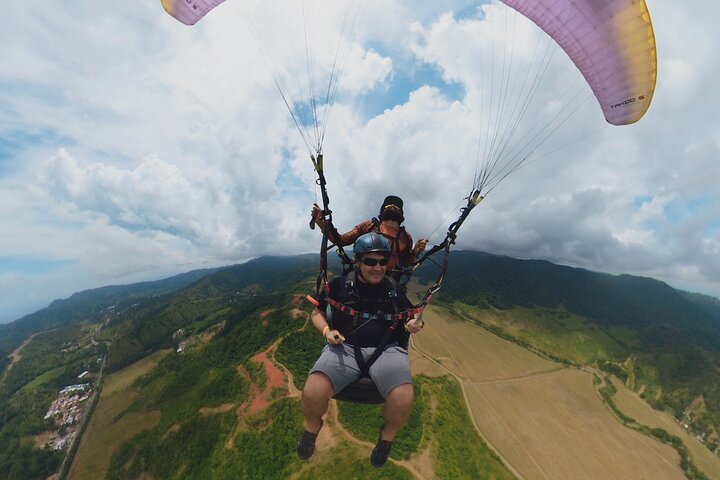 Paragliding tandem flight 1.500 ft & up - Image 4