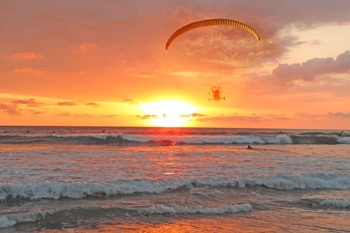 VIP Sunset Paragliding in Puntarenas Province - Image 2