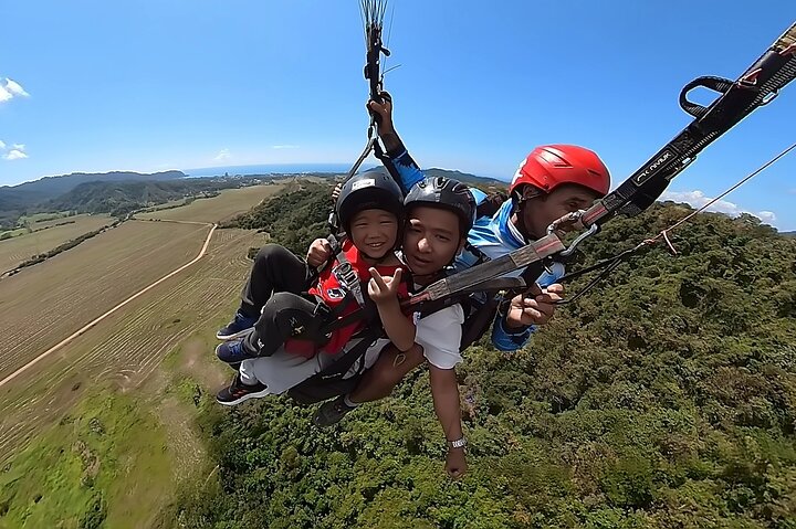 VIP Trindem Paragliding Family Flight - Image 1