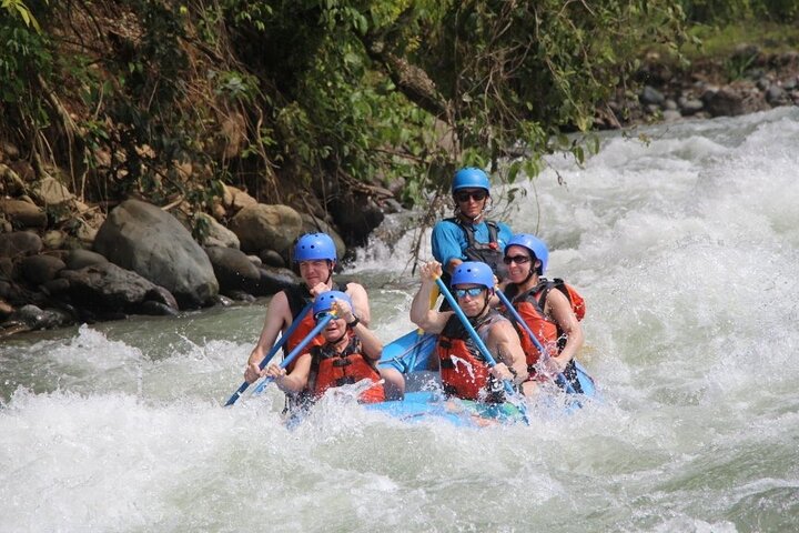 Whitewater Rafting Savegre Class II-III plus Waterfall Manuel Antonio  - Image 5