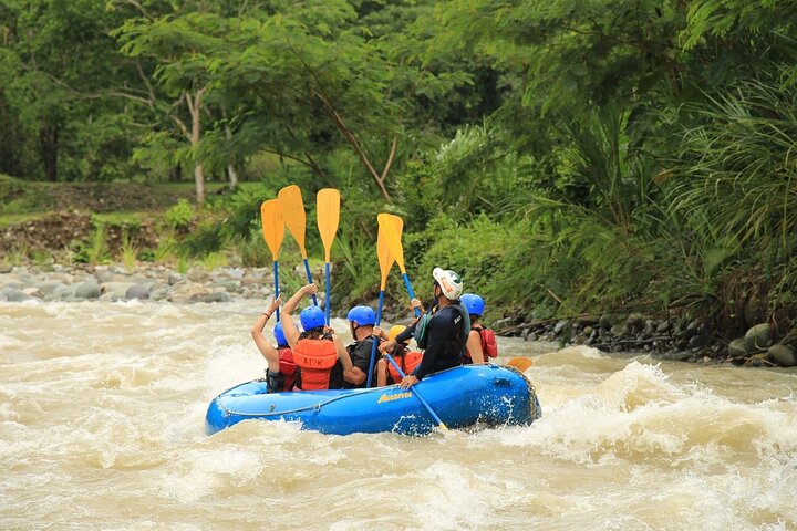 Whitewater Rafting Savegre Class II-III plus Waterfall Manuel Antonio  - Image 4