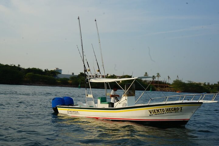 Boat rental in Puerto Vallarta mahahuitas animas - Image 4