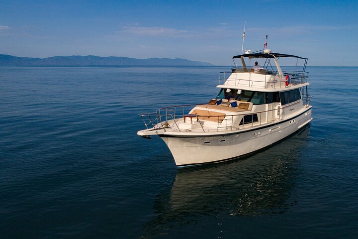 Hatteras 58-61' Luxury Yacht in Puerto Vallarta & Nuevo Nayarit - Image 1