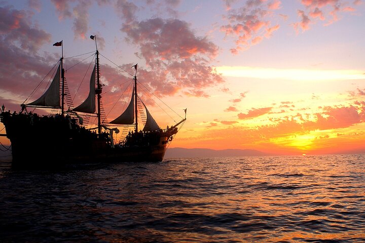 Pirate Ship Tour by day or night! Meals and Drinks included! - Image 4
